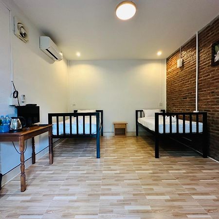 Koh Jum Bungalow & Hostel Exterior foto