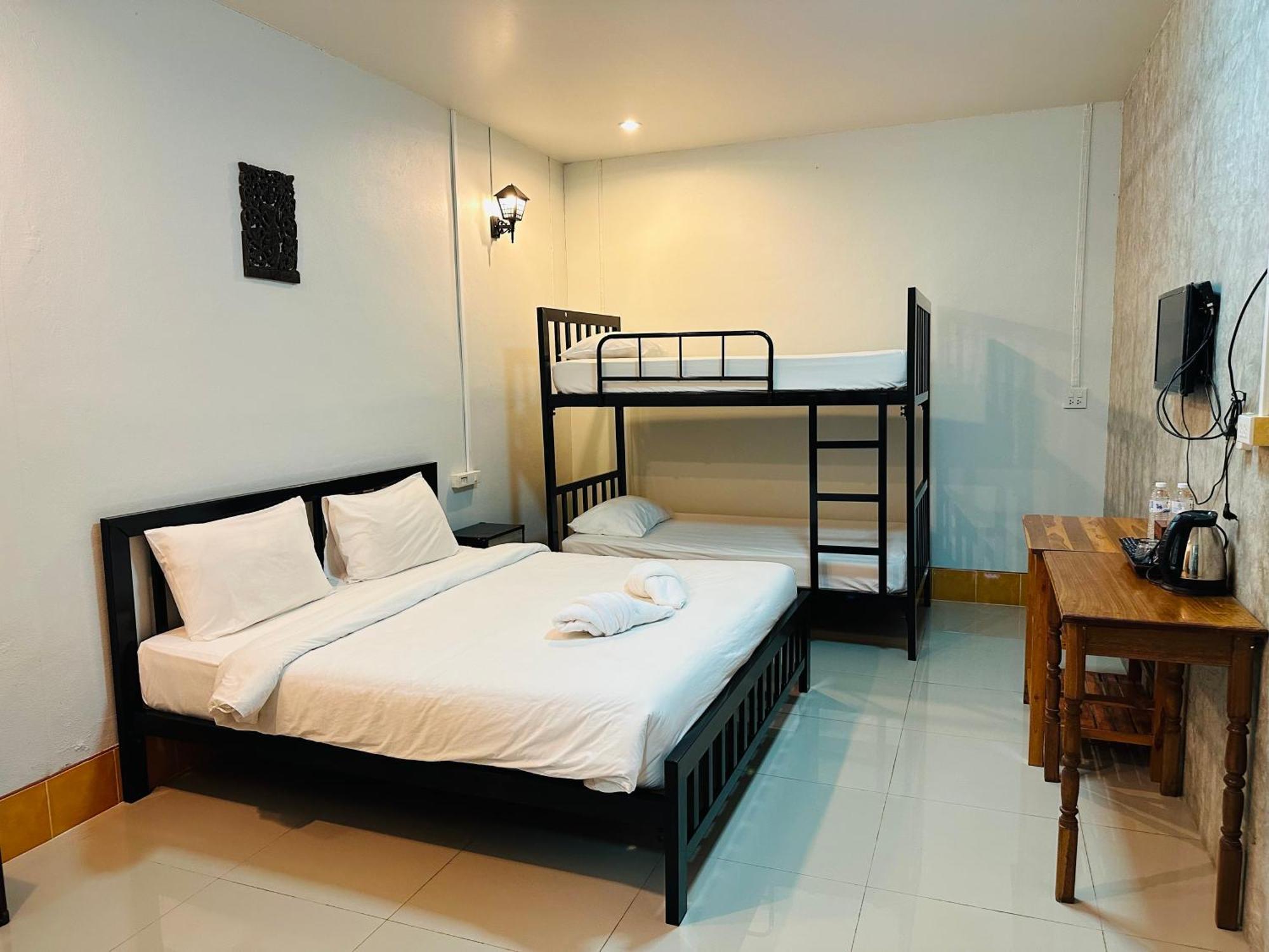 Koh Jum Bungalow & Hostel Exterior foto
