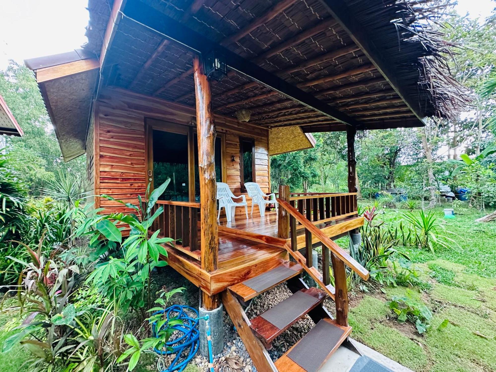 Koh Jum Bungalow & Hostel Exterior foto