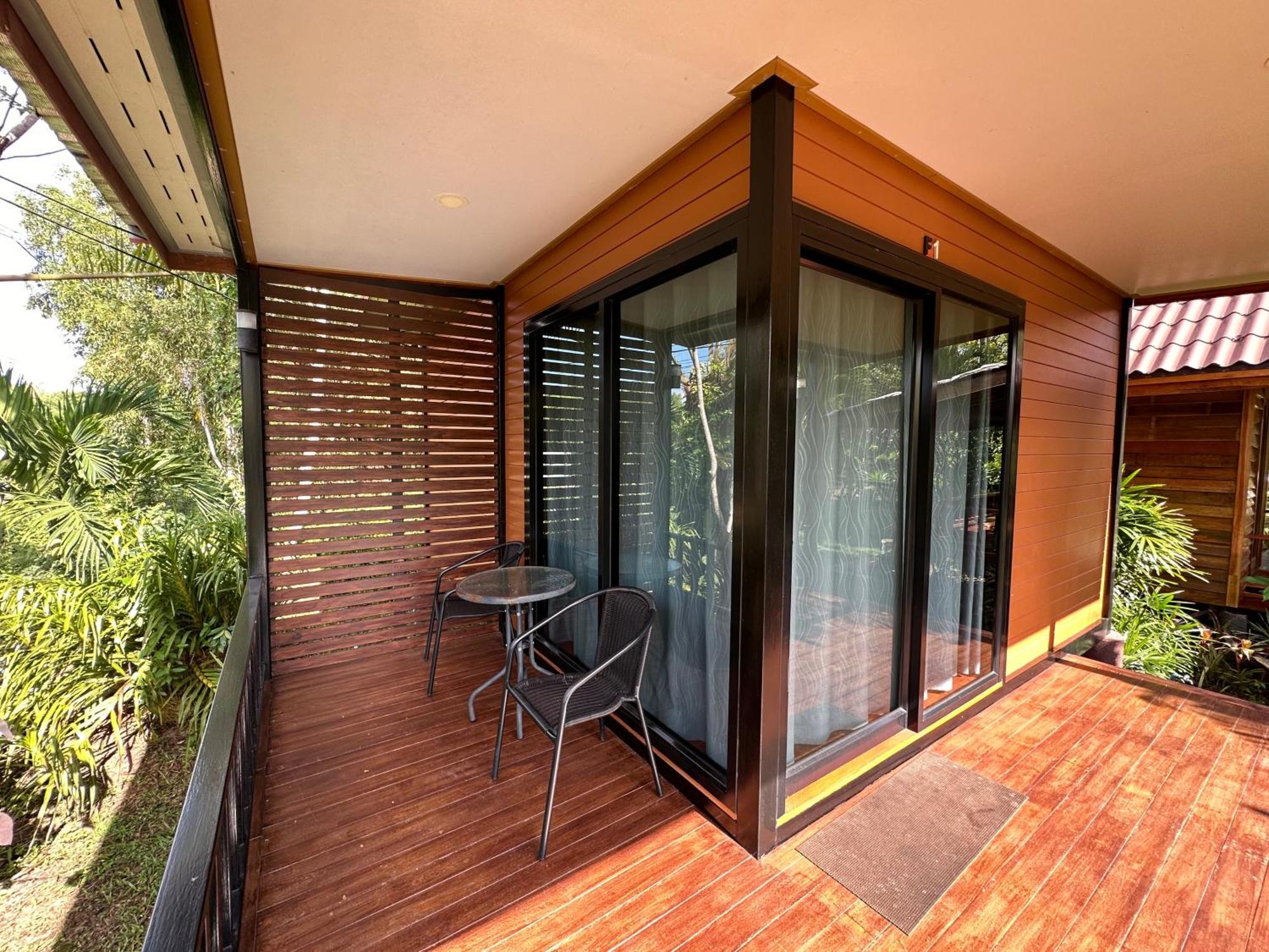 Koh Jum Bungalow & Hostel Exterior foto