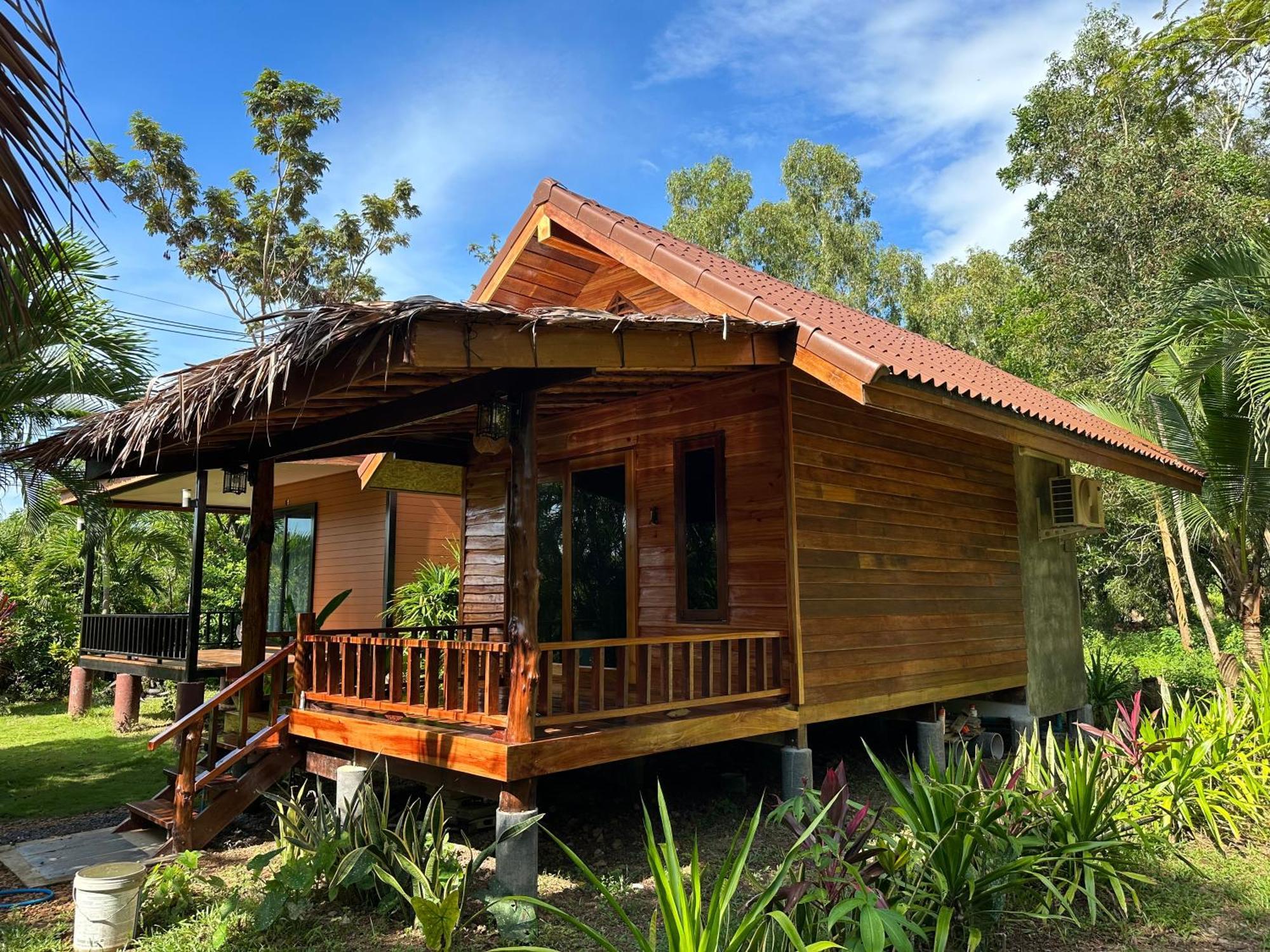 Koh Jum Bungalow & Hostel Exterior foto