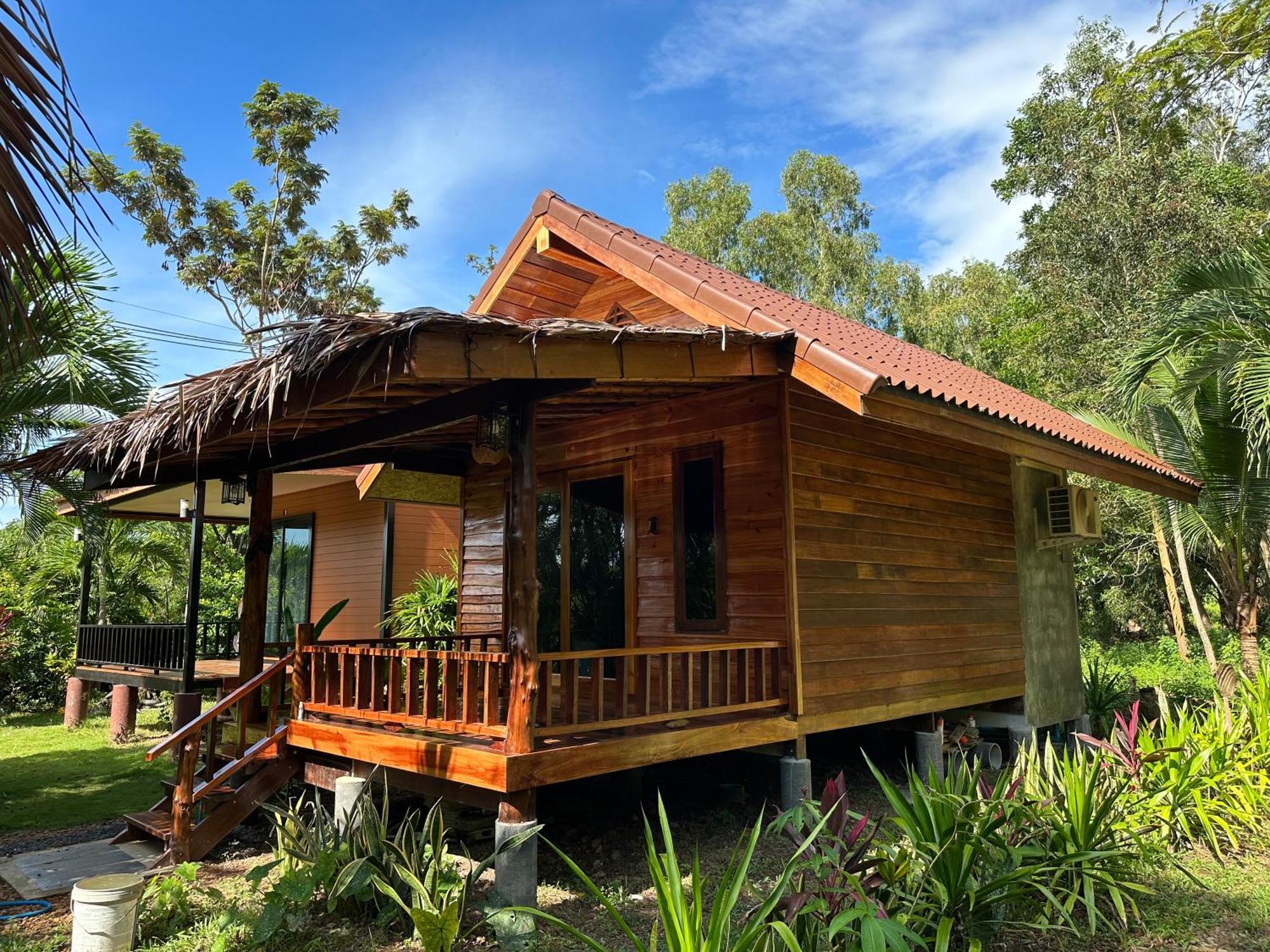 Koh Jum Bungalow & Hostel Exterior foto